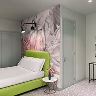 Lady Rose Privilege Suite