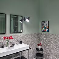 Lady Rose Privilege Suite