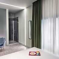 Lady Rose Privilege Suite