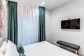 Grey Diamond in Naples