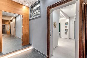 Grey Diamond in Naples