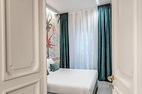 Grey Diamond in Naples