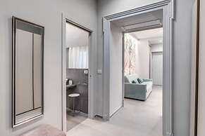 Grey Diamond in Naples