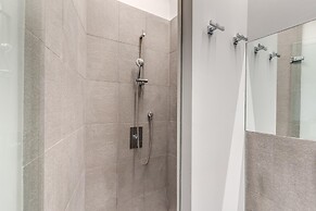 Grey Diamond in Naples