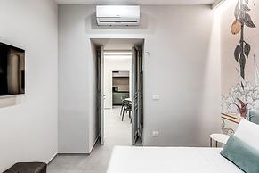 Grey Diamond in Naples