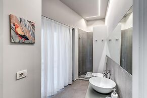 Grey Diamond in Naples