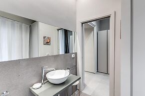 Grey Diamond in Naples