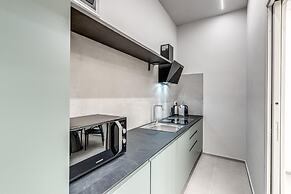 Grey Diamond in Naples