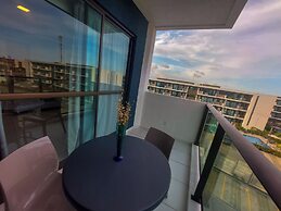 Makia Beach Experience