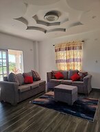 Diamond Cut Villa & Suites