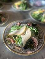 The Inn on Knowles Hill