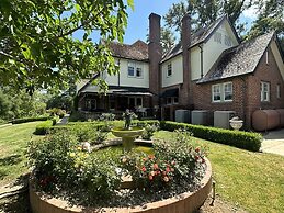 The Inn on Knowles Hill