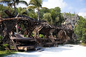 Akuazul Resorts Adults Only