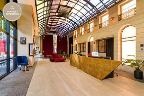 Scarletz Suites by Travelet Experience