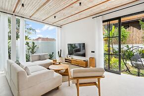Alicante Villa by Betterplace