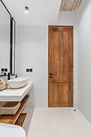 Alicante Villa by Betterplace