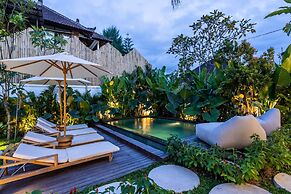 Alicante Villa by Betterplace