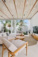 Alicante Villa by Betterplace