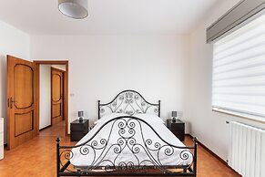 Peony Apartment in Noto