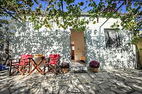 Eleni Cottage in Paxi