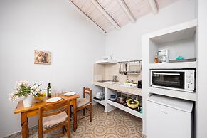 Aimilia Cottage in Longos