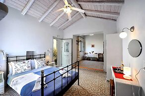 Aimilia Cottage in Longos