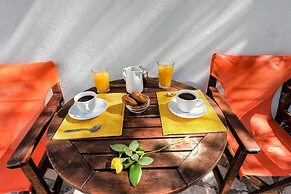 Aimilia Cottage in Longos