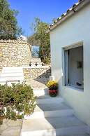 Aimilia Cottage in Longos