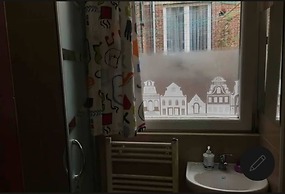 Room in Guest Room - Private Room C In Brussels