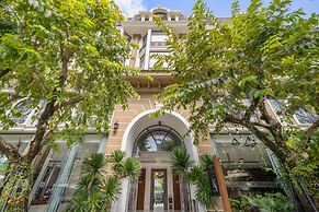 Brilliant Majestic Hotel