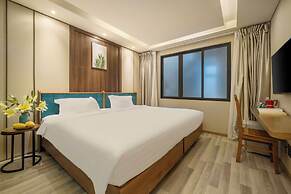 Brilliant Majestic Hotel