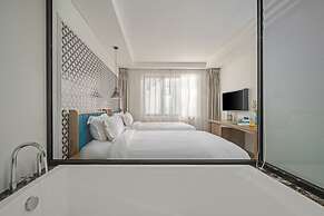 Brilliant Majestic Hotel