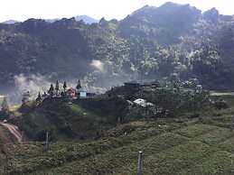 Scenic Views Farmstay & Hostel