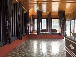 Scenic Views Farmstay & Hostel