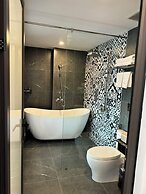 Aquarius Premium Hotel