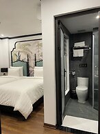 Aquarius Premium Hotel