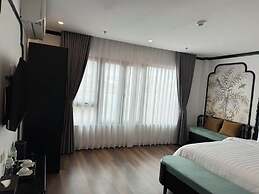 Aquarius Premium Hotel