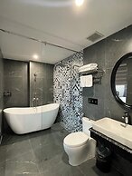 Aquarius Premium Hotel