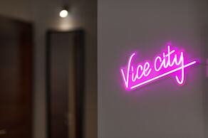 Miami Vice Apartment with Balcony