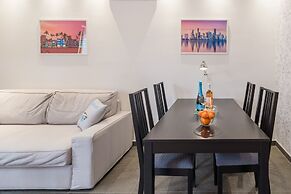 Miami Vice Apartment with Balcony