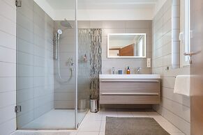 Miami Vice Apartment with Balcony