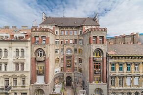 Miami Vice Apartment with Balcony