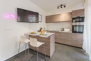 Miami Vice Apartment with Balcony