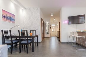 Miami Vice Apartment with Balcony