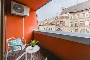 Miami Vice Apartment with Balcony