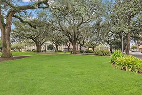 Southern Belle on Oglethorpe Square