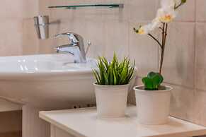 The Patio Over Varenna