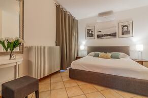 The Patio Over Varenna