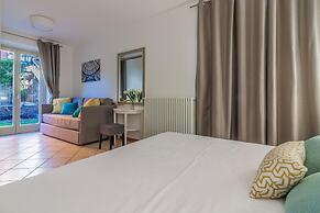 The Patio Over Varenna