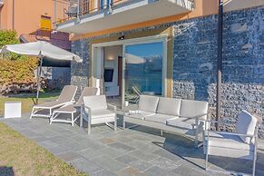 The Patio Over Varenna